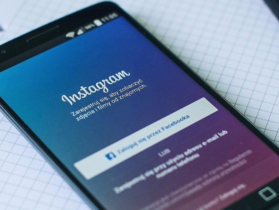 दूसरे के इंस्टाग्राम स्टोरीज पर सीक्रेटली इस तरह रखें नजर