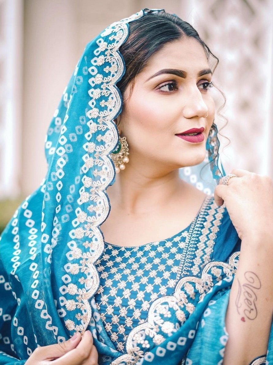 सलवार सूट में सपना चौधरी ने यूं ढाया कहर