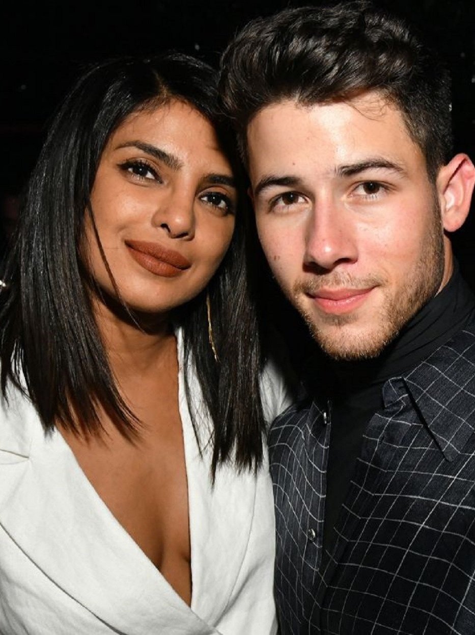 प्रियंका चोपड़ा से पहले सरोगेसी से पेरेंट्स बने ये सेलेब्स