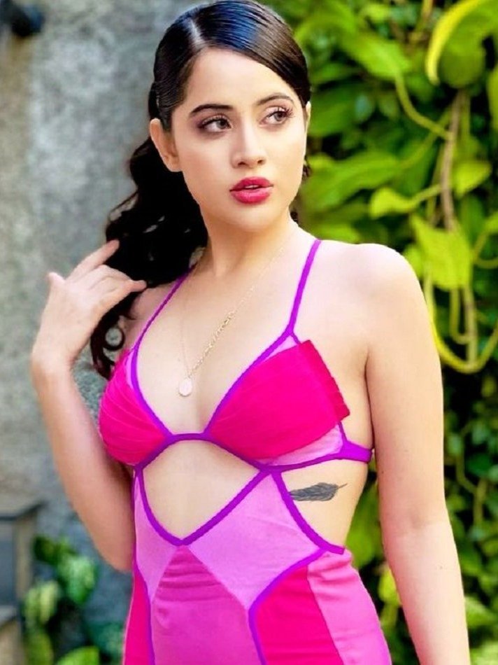 ग्लैमरस उर्फी जावेद की बहनों का बिंदास लुक