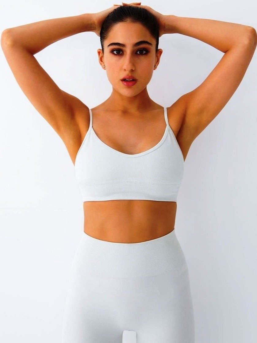 फिटनेस का ख्याल रखती हैं सारा अली, देखें जिम लुक