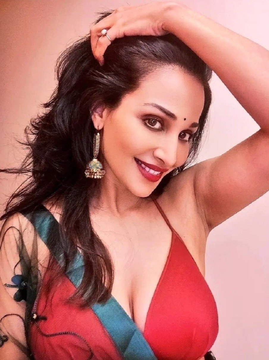 'गंदी बात' एक्ट्रेस होंगी नई 'भाबीजी'! देखें कौन हैं फ्लोरा