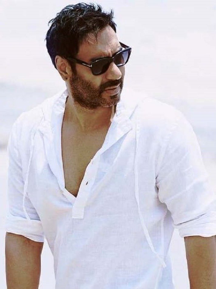 बॉलीवु़ड स्टार्स जो भोजपुरी फिल्मों में कर चुके हैं काम