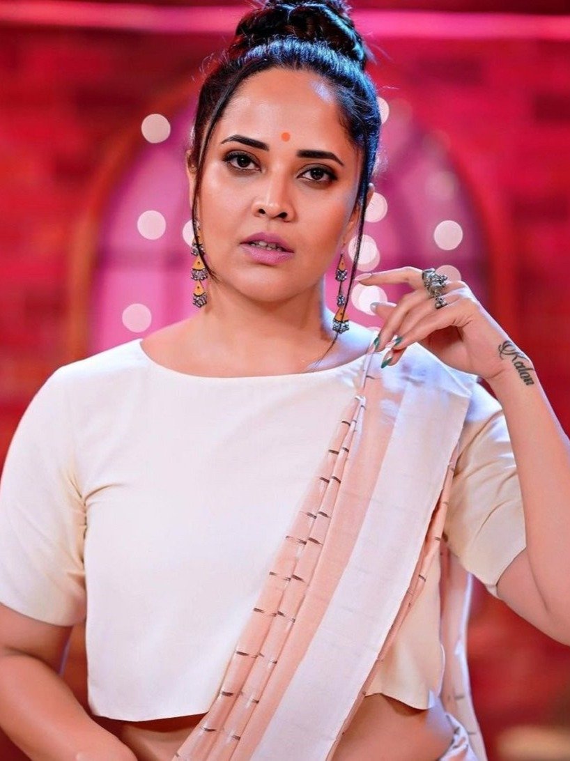 बेहद ग्लैमरस हैं 'पुष्पा' की खूंखार फीमेल विलेन