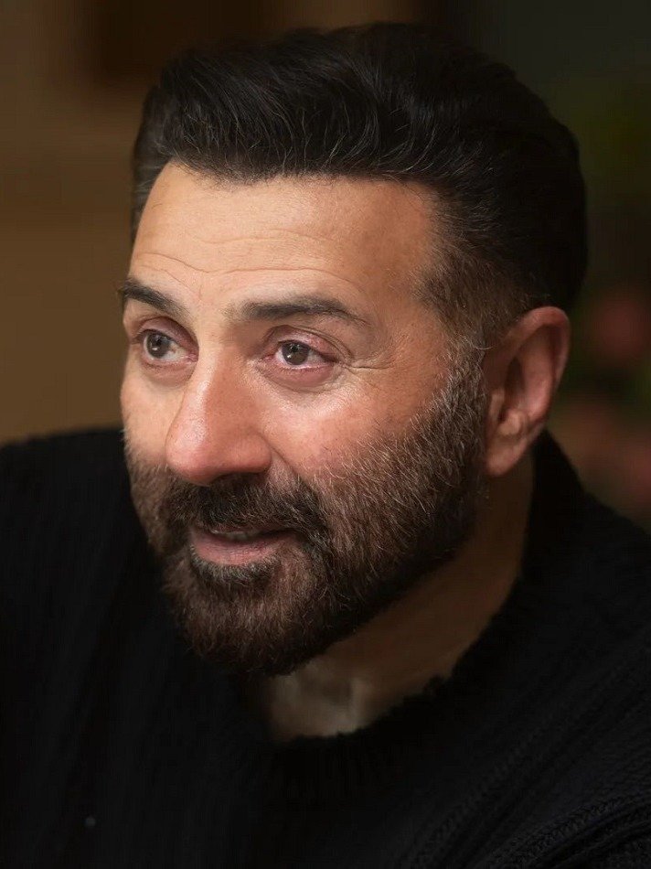  फिल्मों में मचाया धमाल, फिर राजनीति में आए ये स्टार्स