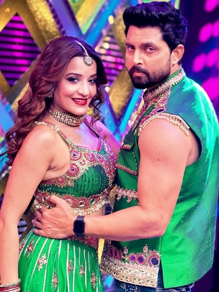 मोनालिसा-विक्रांत मिलकर करेंगे बड़ा धमाका!