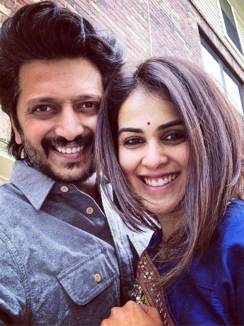 'एक बार आजा-आजा' पर खुलकर नाचे रितेश-जेनेलिया