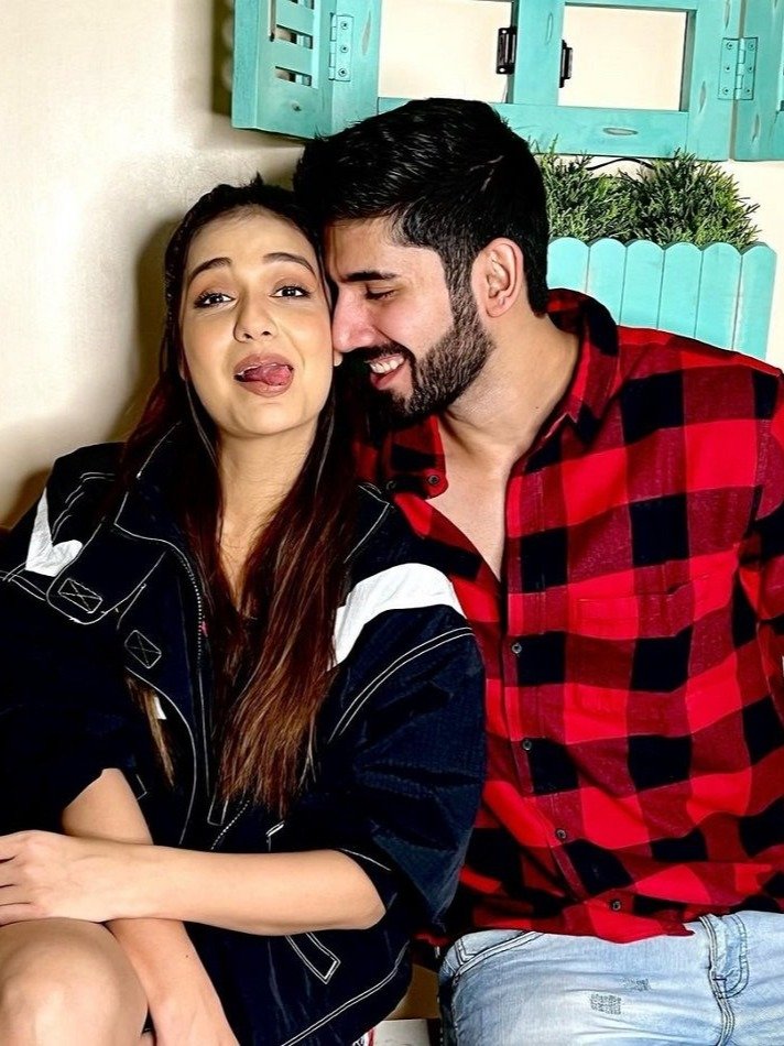 दिव्या अग्रवाल और वरुण सूद का हुआ ब्रेकअप?