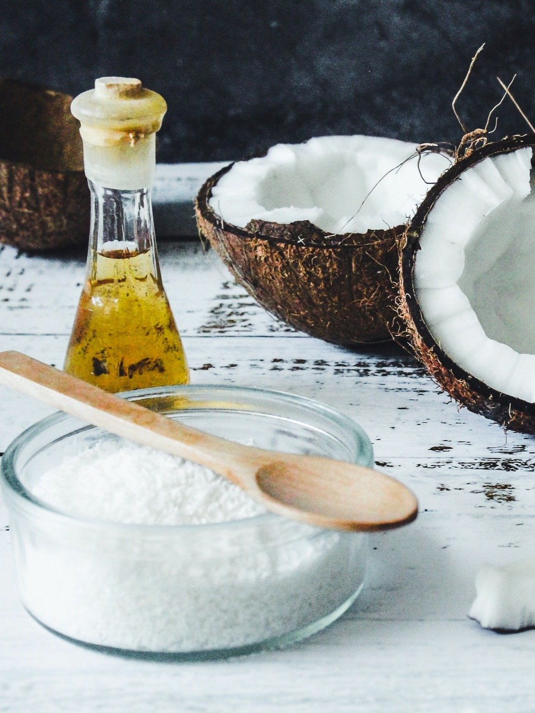 শরীরকে নীরোগ রাখে নারকেল তেল