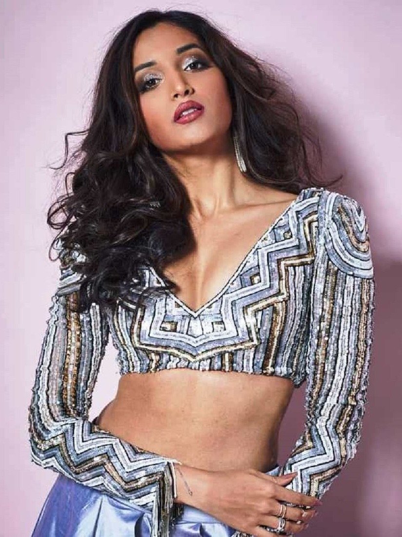 बेहद ग्लैमरस हैं केजीएफ के रॉकी भाई की हीरोइन