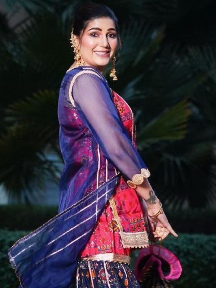 सपना चौधरी ने धमाकेदार डांस कर फैन्स को दी ईदी