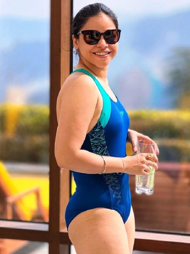 মনোকিনিতে ঝড় তুললেন কপিলের 'ভূরি' সুমনা!