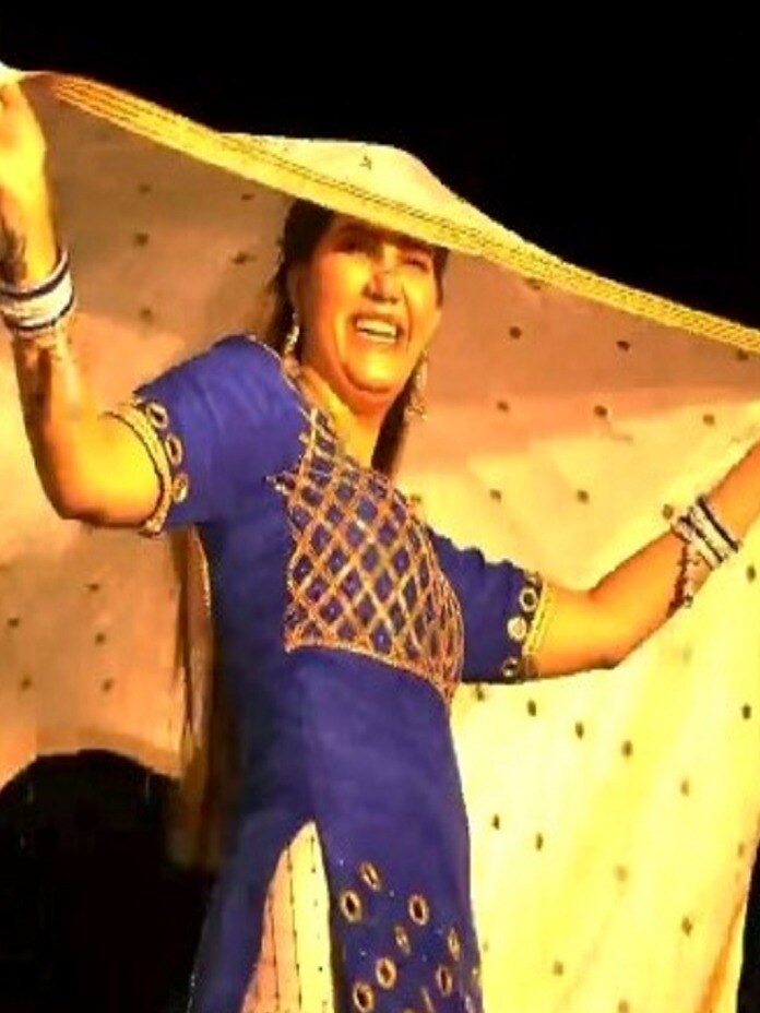 सपना चौधरी ने स्टेज पर डांस करके लूट ली महफिल
