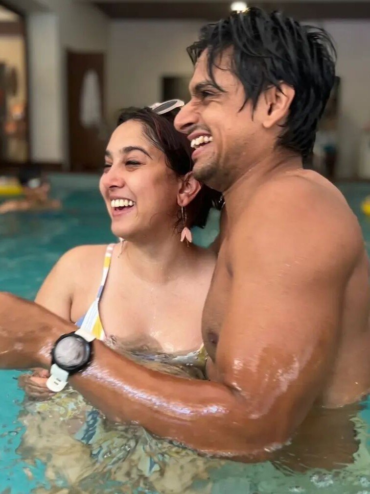 आमिर की बेटी ने धड़ाधड़ बिकिनी में शेयर कीं तस्वीरें