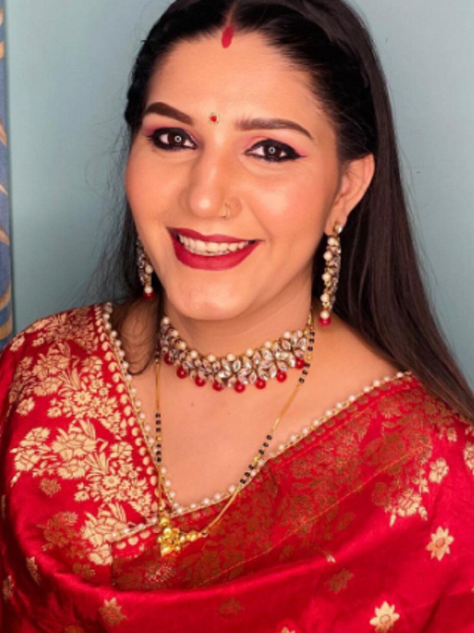 सपना ने लाल सूट पहन स्टेज पर लगाए ठुमके, वीडियो Viral