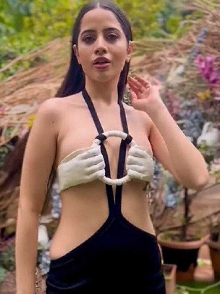 ये कैसी अजीबोगरीब ब्रा पहनकर आ गईं उर्फी?