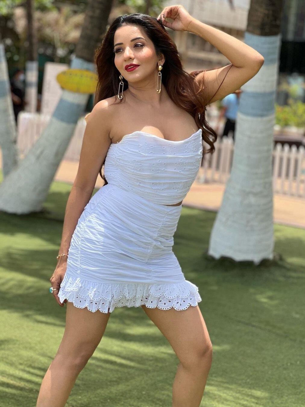 मोनालिसा ने 'सिंबा' के गाने पर किया धमाकेदार डांस