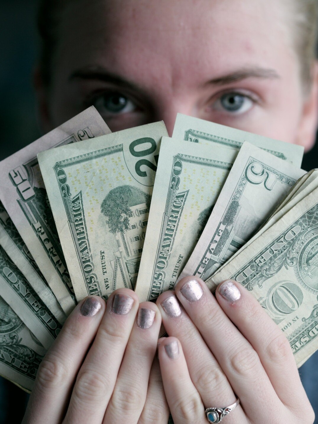 টাকার অভাব কীভাবে কাটাবেন? রইল উপায়