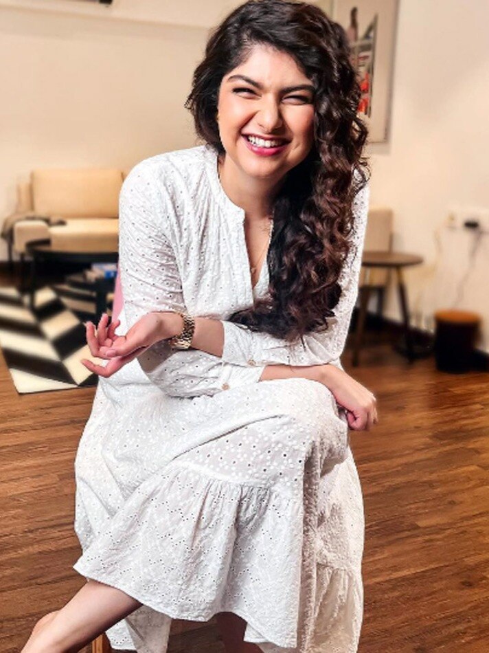 जाह्नवी कपूर की बहन ने क्यों उतारी ब्रा?