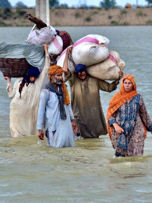 पाकिस्तान में बाढ़ से हाहाकार, करोड़ों लोग प्रभावित