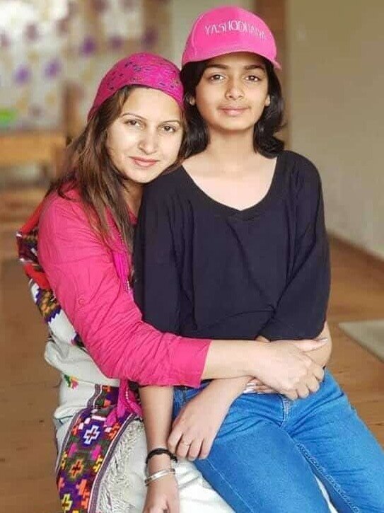 बेटी संग सोनाली फोगाट, इमोशनल कर देंगी तस्वीरें 