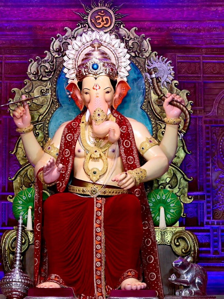 गणेश चतुर्थी की धूम, कीजिए लालबागचा राजा के दर्शन