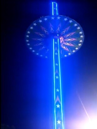 50 फीट की ऊंचाई से गिरा झूला, देखें VIDEO