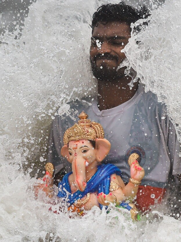 यमुना में गणेश मूर्ति विसर्जन करना पड़ सकता है भारी!