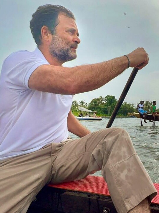 VIDEO: जब बोट रेस में शामिल हुए राहुल गांधी