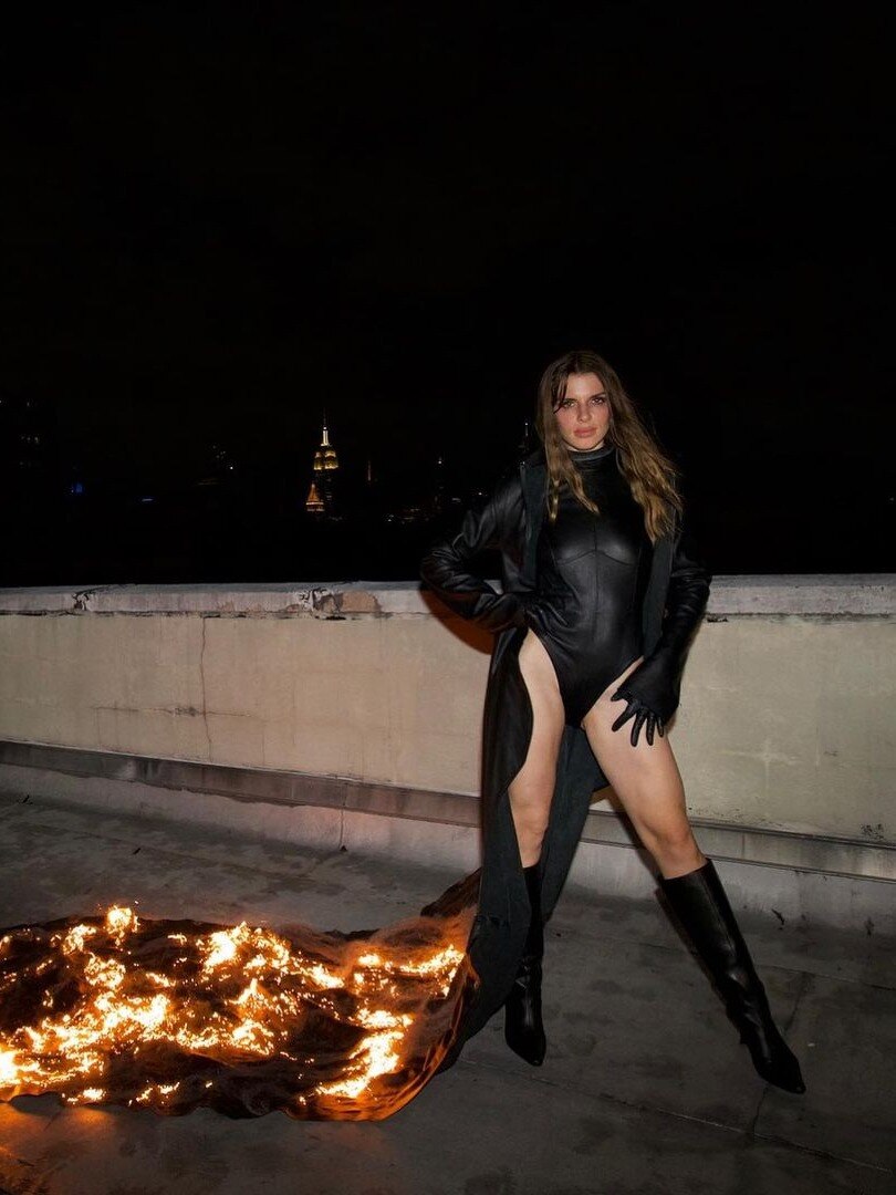 फैशन या पागलपन? ड्रेस में आग लगाकर कराया फोटोशूट