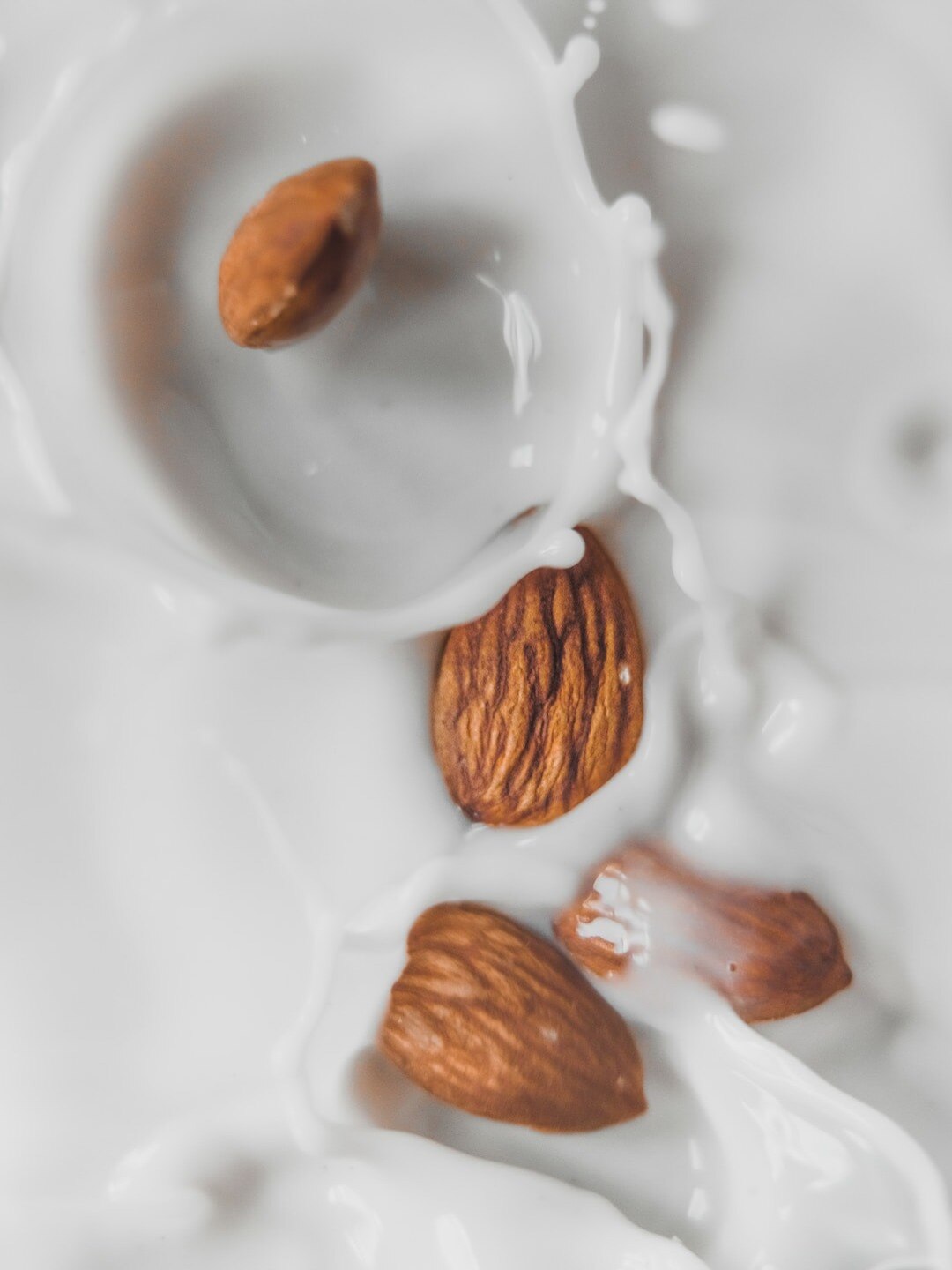 দুধে দিয়ে খান ড্ৰাই ফ্রুটস, পুষ্টিগুণে ভরপুর 