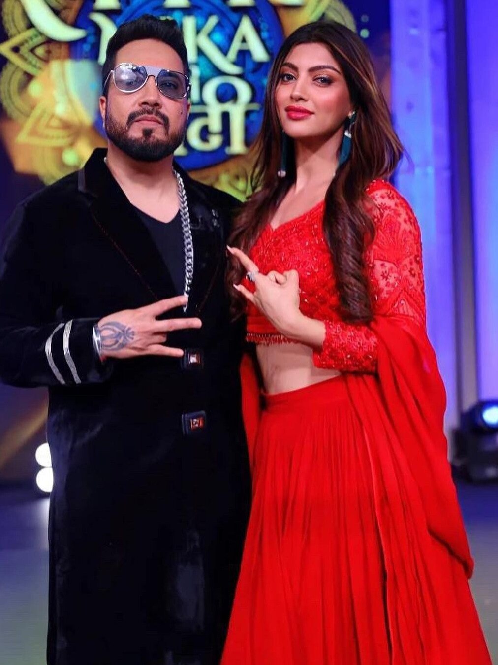 कौन हैं मीका की दुल्हनिया आकांक्षा पुरी?