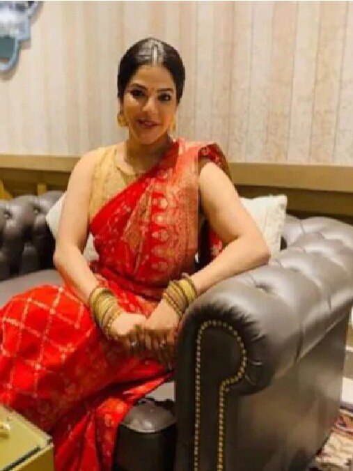 कौन हैं अर्पिता मुखर्जी? जिनके घर मिला नोटों का भंडार 