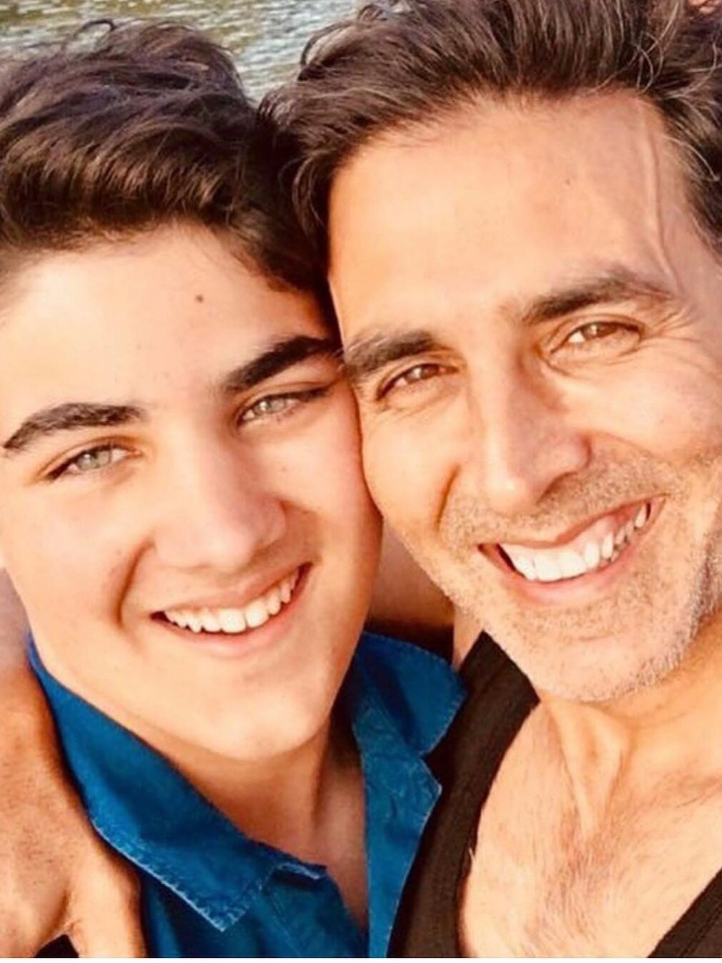 सोशल मीडिया स्टार है अक्षय कुमार का बेटा