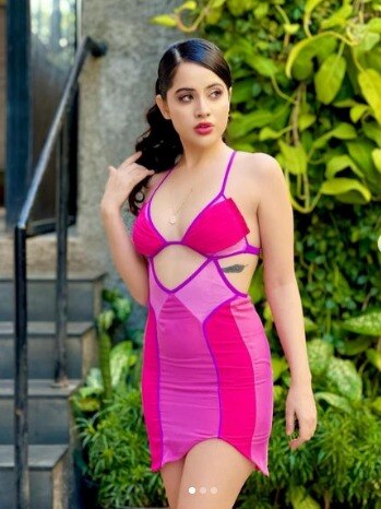 ब्रालेस हुईं उर्फी जावेद, लुक देखा?