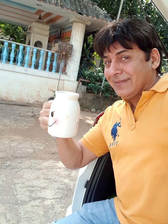 इतनी गरीबी, चाय भी चुराकर पीनी पड़ी...