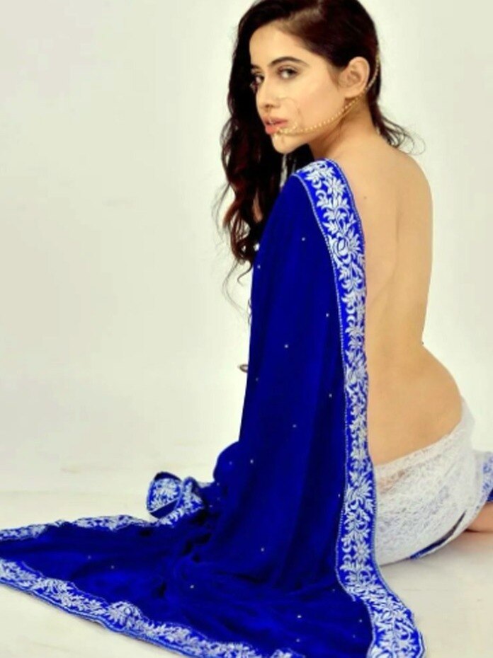 बॉलीवुड की बैकलेस ब्यूटी