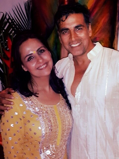 कौन है अक्षय की बहन अल्का भाट‍िया?