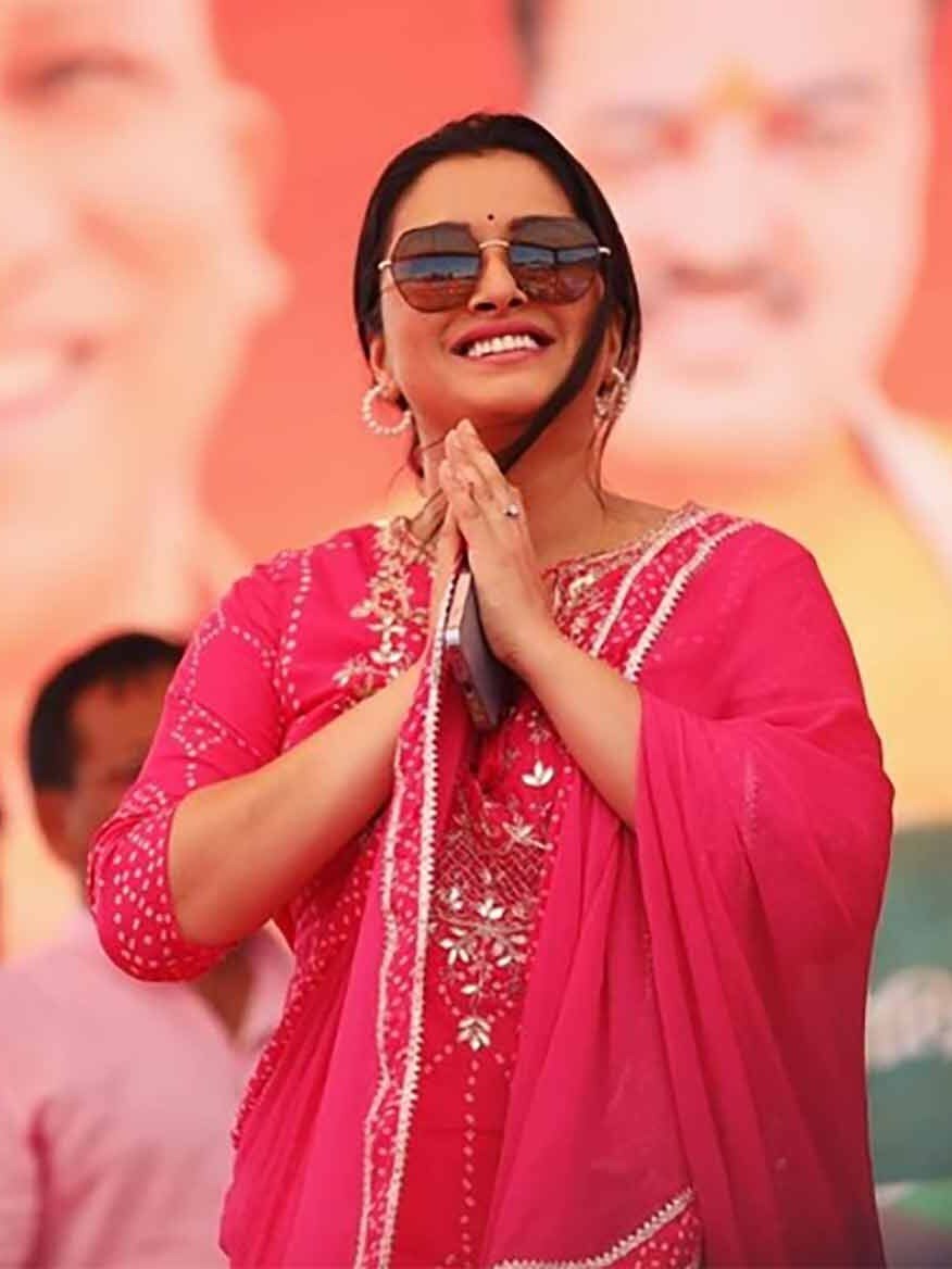 कितने पढ़े-लिखे हैं आपके चहेते भोजपुरी स्टार्स?