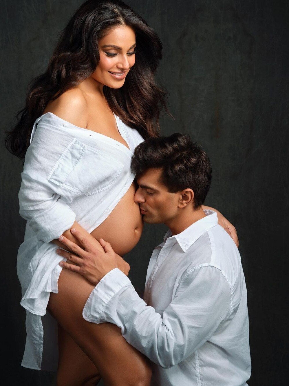 প্রেগন্যান্ট বিপাশা, বেবি বাম্প আদর করণের