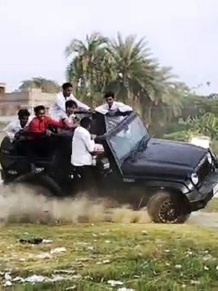 स्टंट पड़ा महंगा, पलट गई पूरी थार! देखें VIDEO