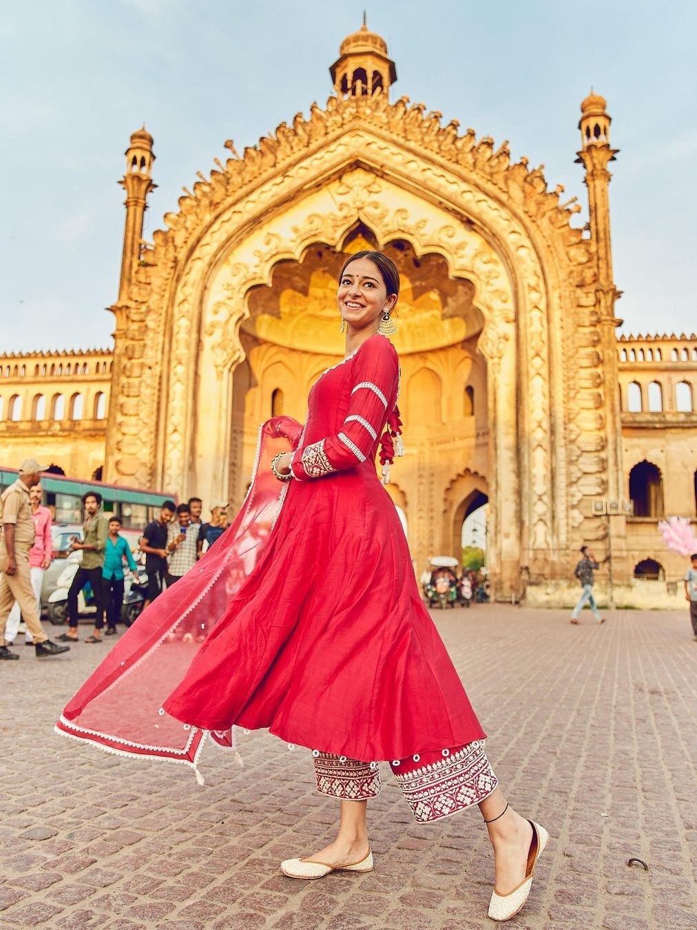 अनन्या पांडे के दमदार देसी लुक्स