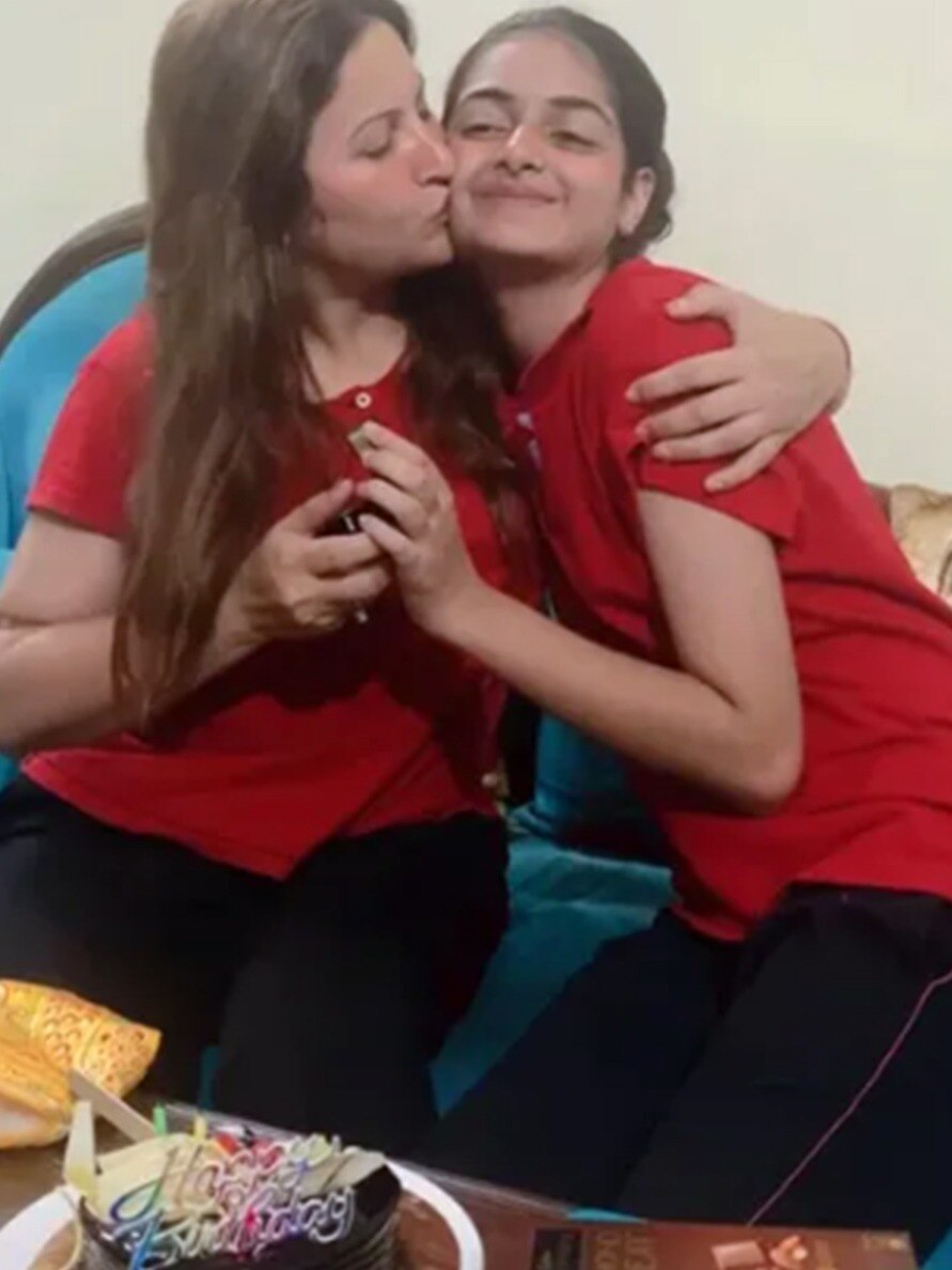 बेटी संग सोनाली, दिल छू लेंगी तस्वीरें