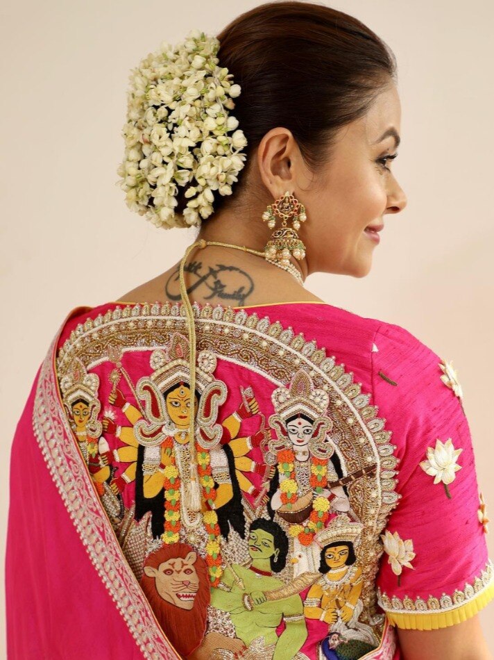 गोपी बहू ने दिखाया 'दुर्गा रूप', पहनी ऐसी साड़ी