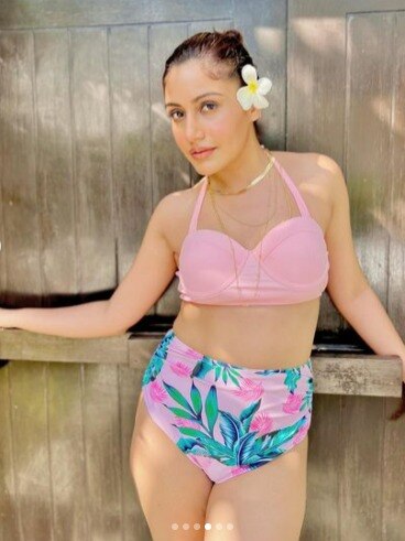 बिकिनी में 'टीवी की नागिन', लुक पर दे बैठेंगे दिल