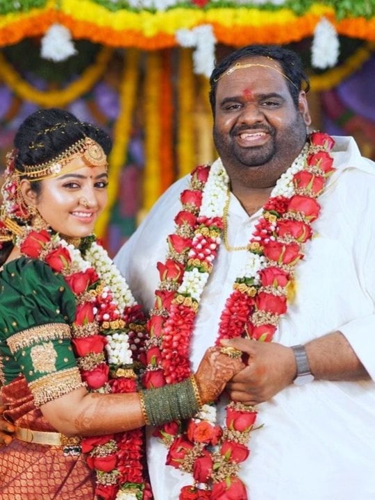 पैसों के लिए रचाई शादी? दूल्हे को देख बोले यूजर्स