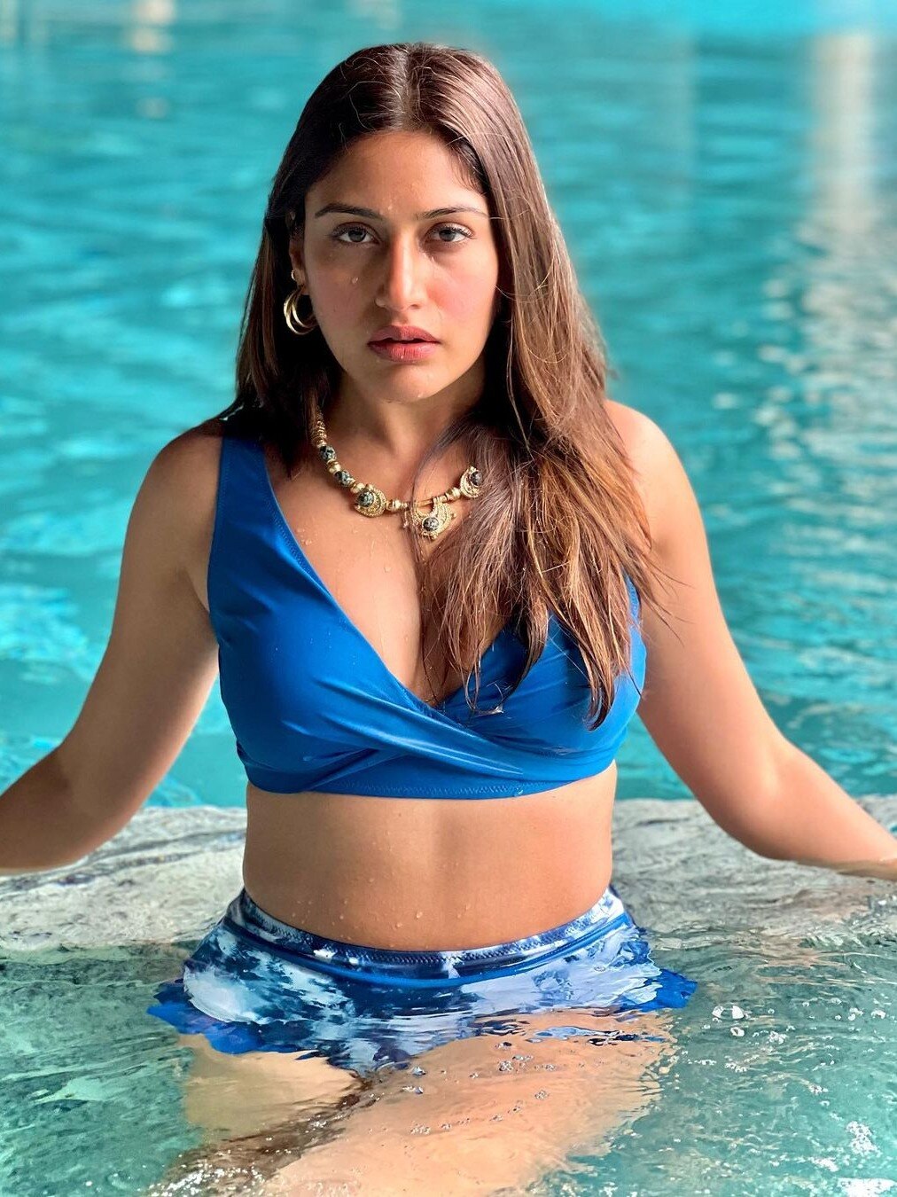 टीवी की 'नागिन' का बिकिनी लुक, फैन्स ने बताया- सिजलिंग