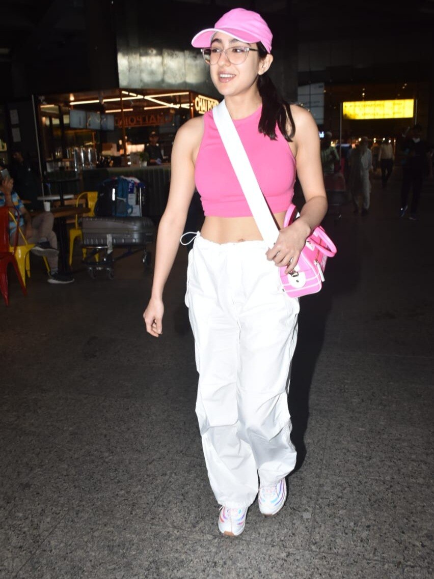 क्रॉप टॉप में सारा-जाह्नवी का किलर लुक, किसने जीता दिल?