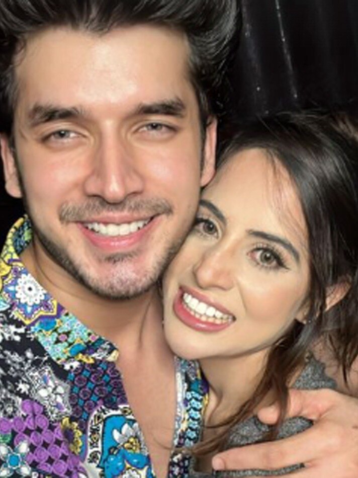 Ex बॉयफ्रेंड के साथ उर्फी का बर्थडे सेलिब्रेशन, क्यों लिखा सॉरी? 