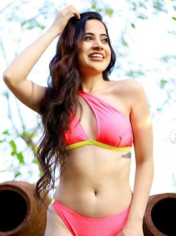 उर्फी के दिवाली विश करने पर क्यों भड़के लोग?